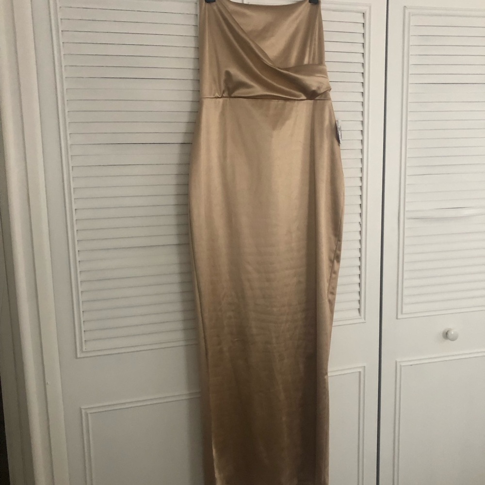 Women Windsor Taupe long dress size runs small